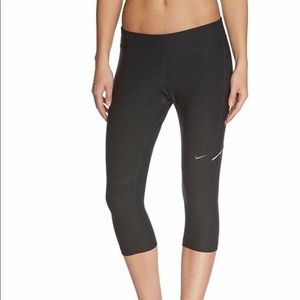 Like new! Nike Capri length leggings